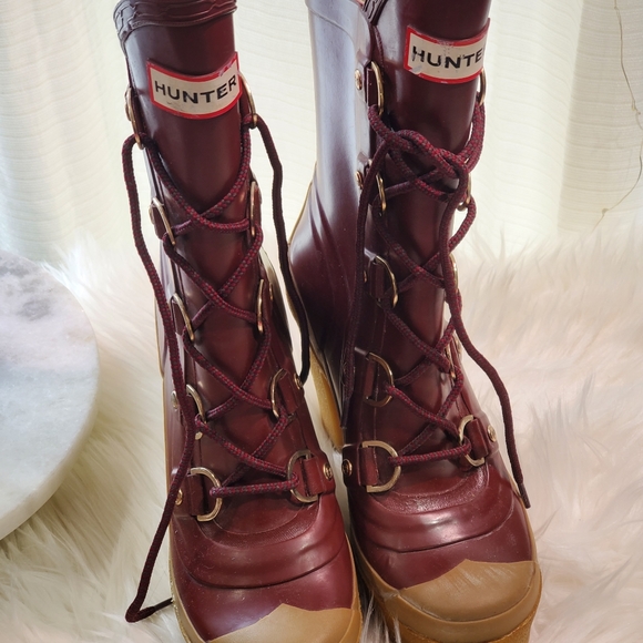 Hunter Shoes - Hunter lace up heeled rainboots gabby RARE maroon